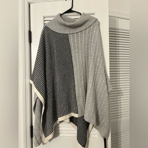 Two by Vince Camuto Grey Poncho. GREAT Condition; Only wore 1x. Size L/XL.